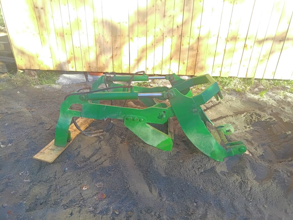 Tractor Front Hydraulic Snow Plow Mount — Fits John Deere 4140